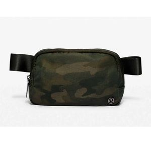 LULULEMON EVERYWHERE BELT BAG HTDG HERITAGE CAMO DARK GREEN